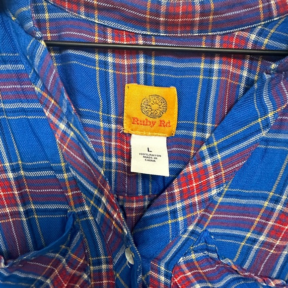 Worn one time only soft tunic fit women’s flannel - Picture 9 of 9